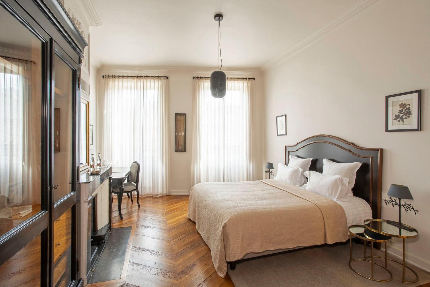Hotel De La Villeon Tournon-sur-Rhone Buitenkant foto