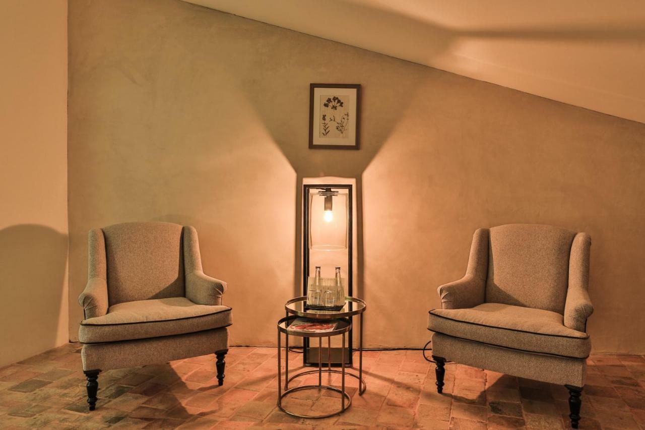 Hotel De La Villeon Tournon-sur-Rhone Buitenkant foto